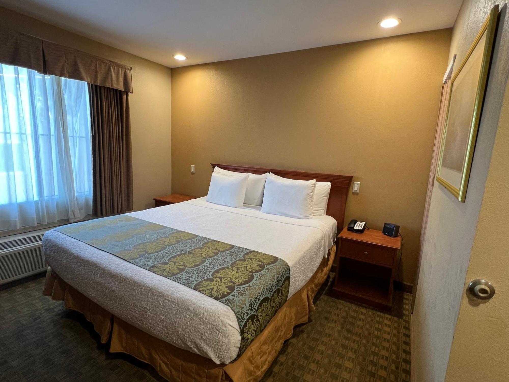 Pleasant Hill Inn ภายนอก รูปภาพ