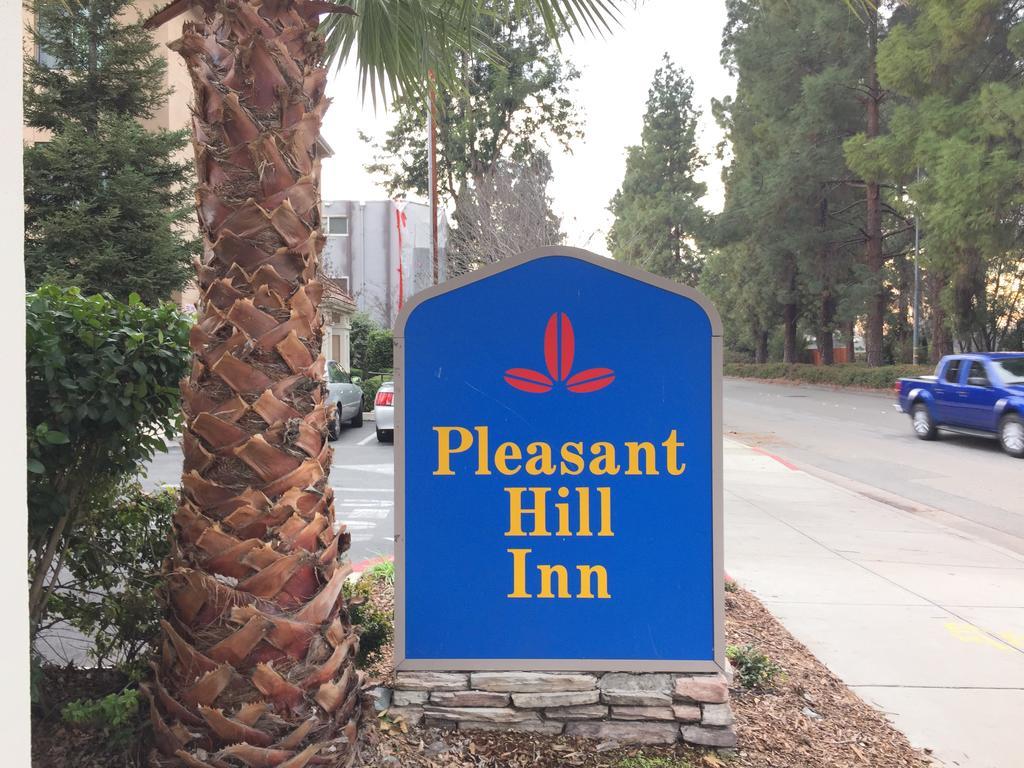 Pleasant Hill Inn ภายนอก รูปภาพ